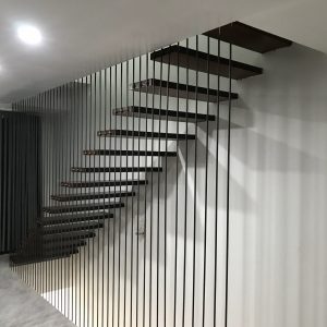Cầu thang được thiết kế giúp tiết kiệm không gian ngôi nhà